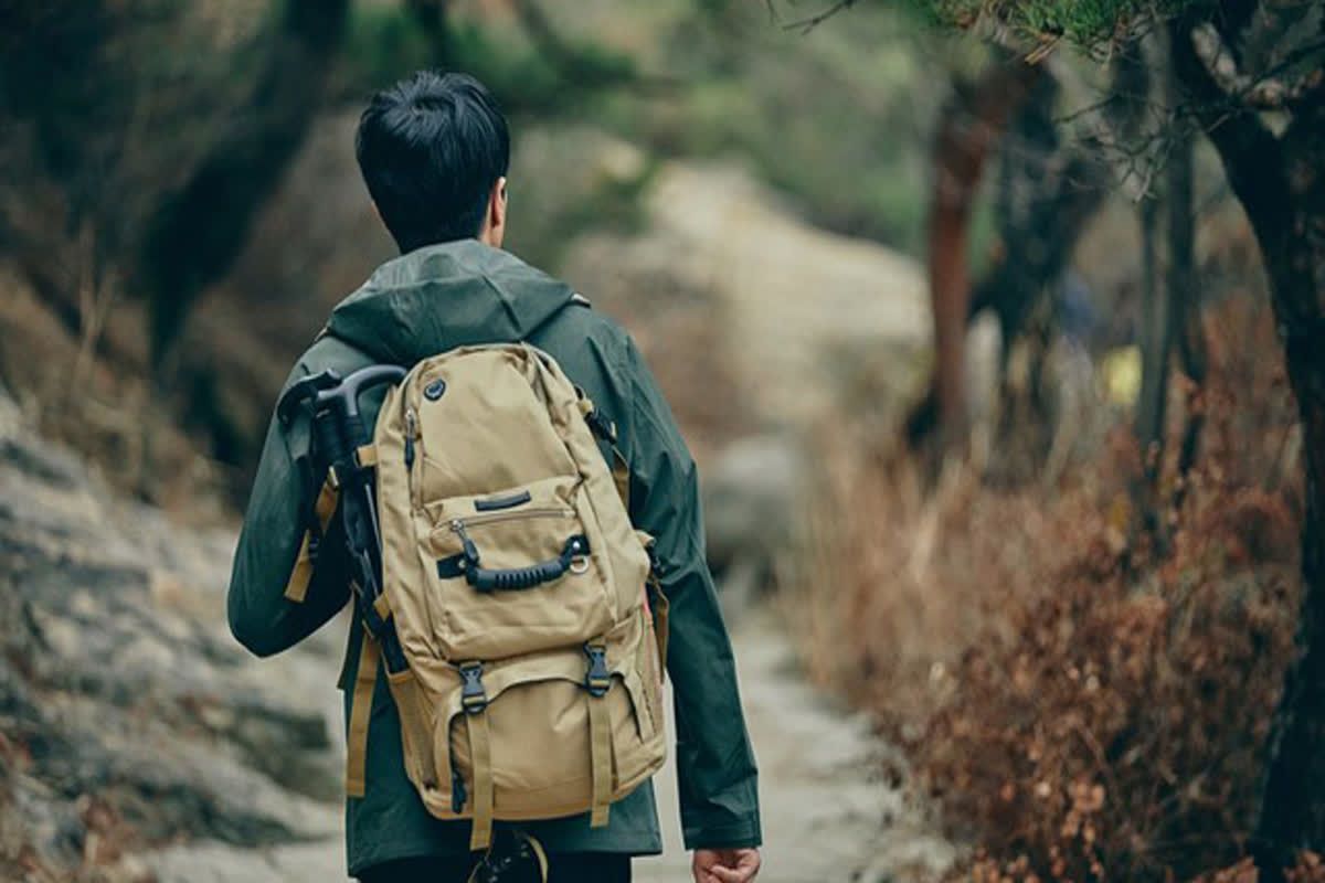 Beginner's Guide to Backpacking 10 Essentials and Expert Tips