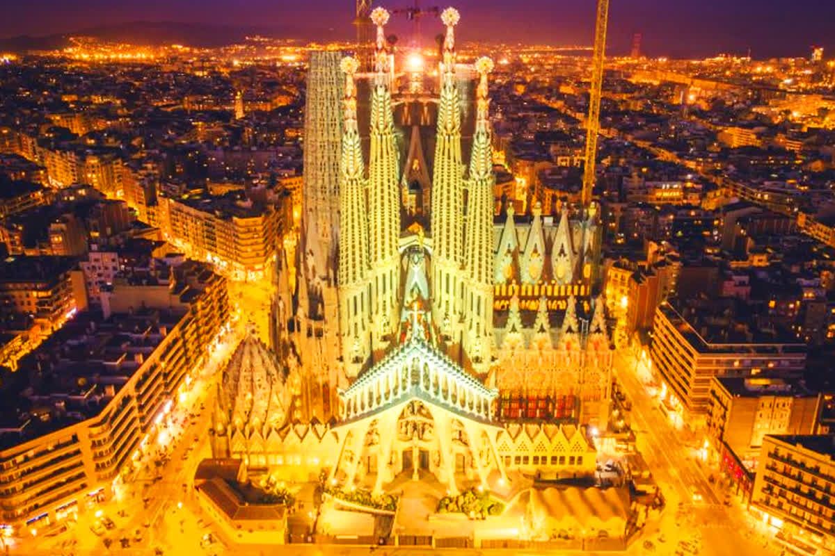 unbelievable-140-year-long-construction-explore-the-cathedral-still
