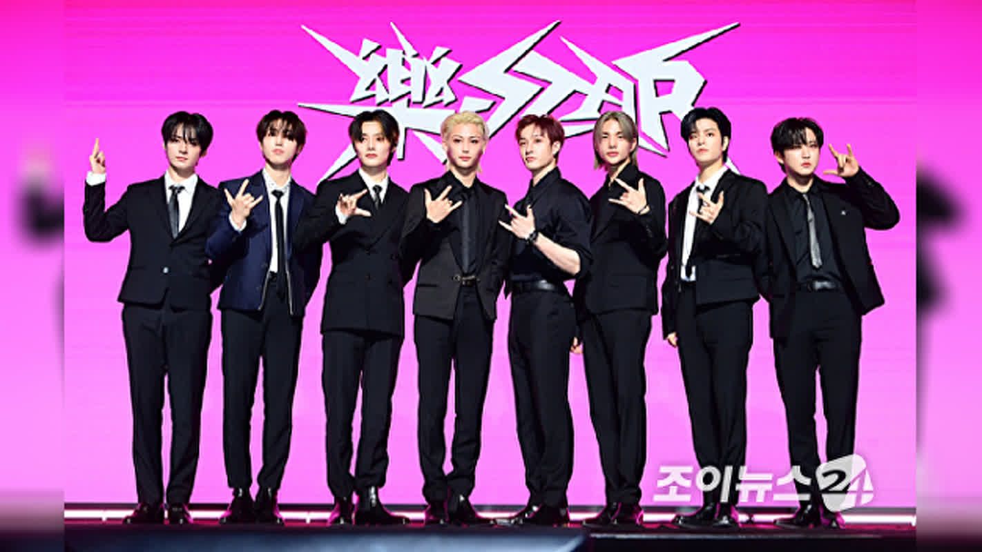 stray-kids-dominate-billboard-k-pop-artist-100-all-8-members-land-top