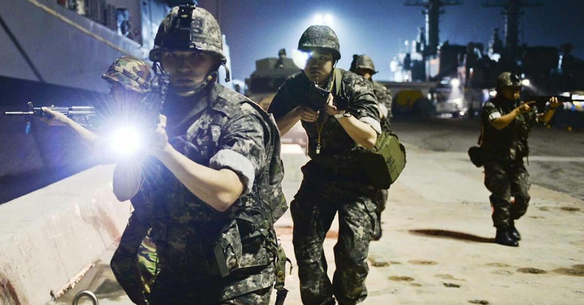 ChineseStyle Clothing Mistaken for Korean Attire at Australian War