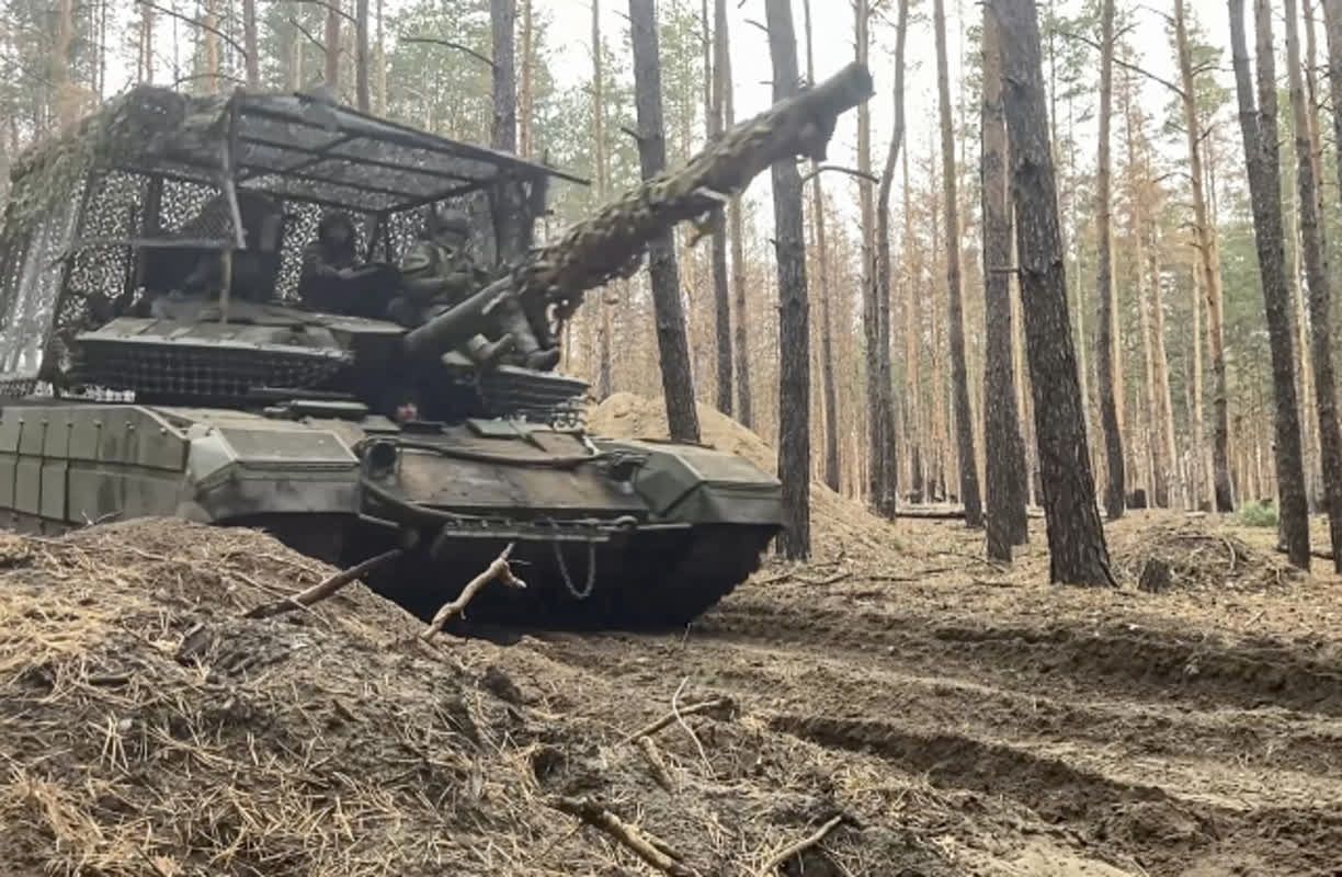 Russia Deploys Soviet-Era Tanks to the Front Lines Amid Severe ...